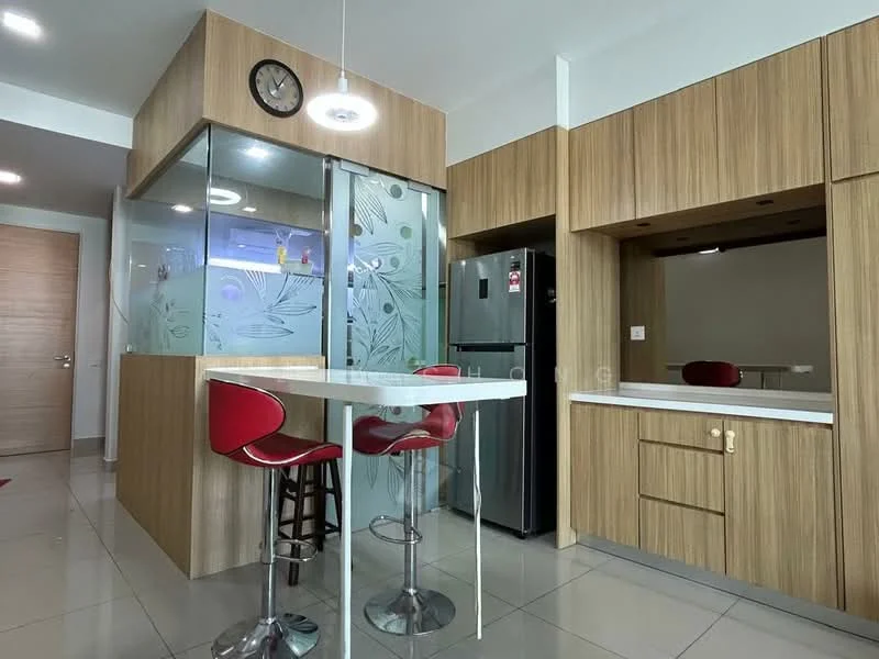 Kitchen features: wood cabinetry with a natural finish, white countertop, glass partition with floral design, stainless-steel fridge, bar stools with red upholstery, pendant light fixture, wall-mounted clock, ceramic tile flooring, built-in cabinetry, open layout, breakfast bar; style: modern.