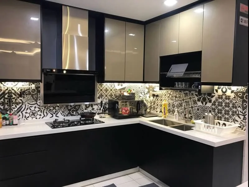 Kitchen features: black and white patterned backsplash, white quartz countertop, black cabinetry with glossy finish, upper cabinets with glass-front design, stainless-steel range hood, built-in oven, 4-burner gas hob, double-bowl stainless-steel sink, chrome pull-down faucet, under-cabinet lighting, open shelving, kitchen utensils and condiments visible; style: modern.