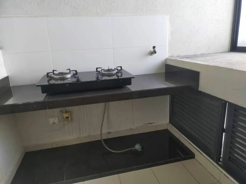 Kitchen features: black granite countertop, white tiled backsplash, two-burner gas hob, wall-mounted faucet, built-in cabinetry, grey tiled flooring, sliding window, sink area with drainage; style: modern.