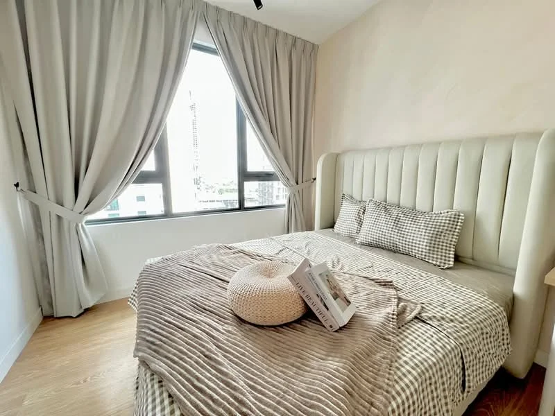 Bedroom features: king-size bed with upholstered headboard, plaid bedding, decorative throw pillow, floor-to-ceiling windows, sheer curtains, wooden flooring, nightstand, table lamp; style: modern; view: city.
