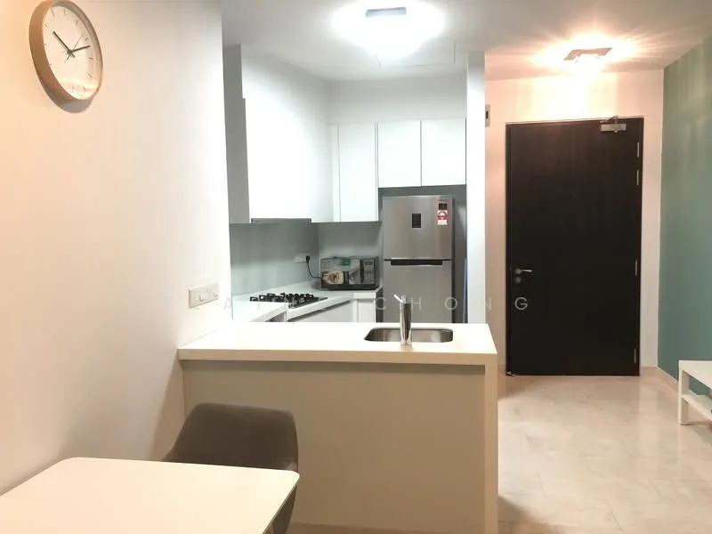 Kitchen features: white cabinetry, stainless-steel fridge, 4-burner gas hob, single-bowl stainless-steel sink, chrome pull-down faucet, white countertop, grey tiled backsplash, wall-mounted cabinets, floor tiles, recessed downlights; style: modern. Dining features: small dining table, grey upholstered chair; style: modern.