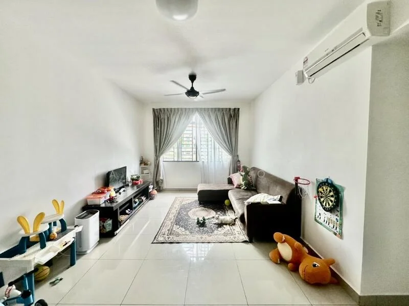 Living features: white painted walls, glossy ceramic tile flooring, 5-blade ceiling fan with light, sofa in grey fabric, coffee table, TV console, wall-mounted TV, area rug with geometric pattern, decorative wall art, curtains, air conditioning unit, toys on the floor; style: modern.