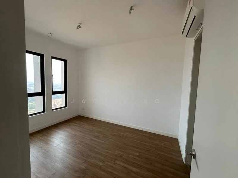 Room features: white painted walls, laminate flooring, floor-to-ceiling windows, 1 wall-mounted split AC; view: city.