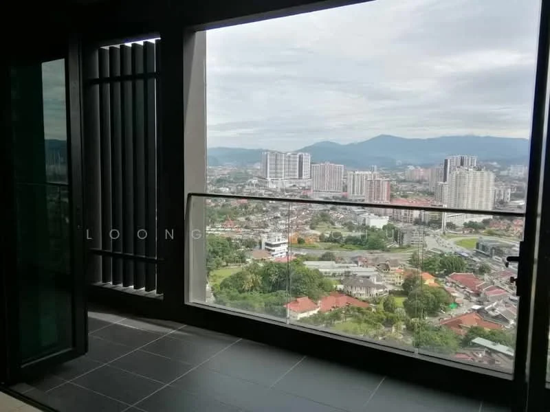 Room features: floor-to-ceiling windows, sliding glass door, black railing, grey tiled flooring, city skyline view, mountain view, outdoor balcony space, glass balcony railing; style: modern; view: city.