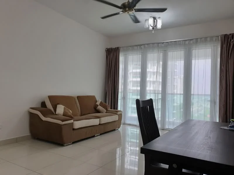 Living features: 3-seater fabric sofa in beige, ceiling fan, dining table with black finish, floor-to-ceiling windows, sheer curtains, white painted walls, glossy tile flooring, chandelier; style: modern; view: city.