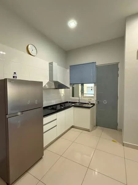 Kitchen features: stainless-steel fridge, built-in oven, 4-burner gas hob, stainless-steel range hood, white shaker cabinets, white tiled backsplash, grey countertop, single-bowl stainless-steel sink, chrome pull-down faucet, tile flooring, wall clock, window with blue blinds; style: modern.