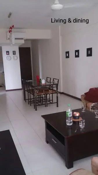 Living features: white painted walls, ceramic tile flooring, 5-blade ceiling fan, dining table with 6 chairs, sofa in beige, coffee table in dark wood, decorative wall art, floor rug, window with natural light; style: modern.