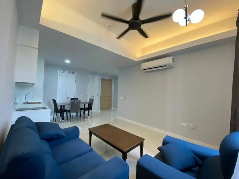 Living features: blue fabric sofa, wood coffee table, 5-blade ceiling fan with light, recessed downlights, wall-mounted split AC, white painted walls, glossy tile flooring, dining table with chairs, open kitchen area; style: modern.
