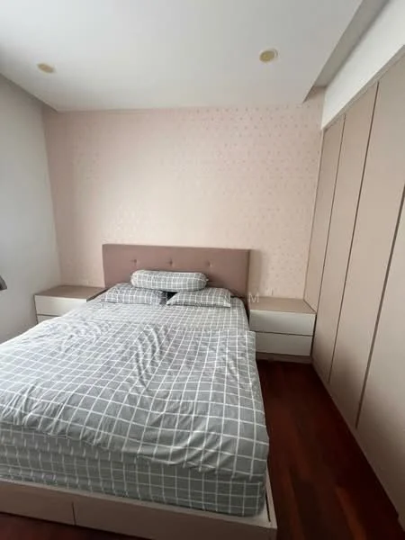 Bedroom features: king-size bed with upholstered headboard, grey and white checked bedding, two bedside tables, built-in wardrobe with sliding doors, light pink accent wall with pattern, wooden flooring, recessed ceiling lights; style: modern.