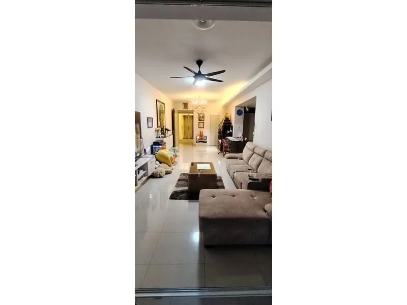 Living features: 3-seater fabric sofa in beige, L-shape sectional in beige, coffee table, TV console, wall-mounted TV, area rug, ceiling fan, chandelier, decorative wall art, light-colored walls, glossy tile flooring, windows with sheer curtains; style: modern.