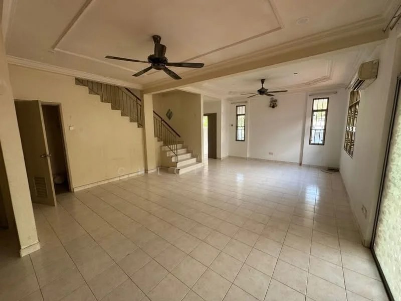 Living features: white painted walls, ceramic tile flooring, tray ceiling, 2 ceiling fans, large windows, staircase leading to upper floor, open layout, natural light, air conditioning unit; style: modern.