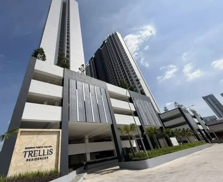 Exterior type: high-rise condominium; features: glass curtain wall, white painted facade, projecting balconies, multiple storeys, landscaped garden with palm trees, parking deck, entrance signage, surrounded by urban context; style: modern.