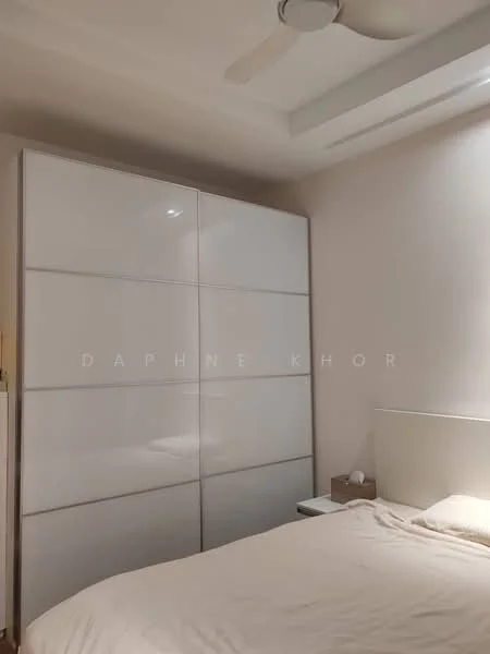 Bedroom features: queen-size bed, upholstered headboard, built-in wardrobe with sliding doors, white painted walls, recessed ceiling with lighting, ceiling fan, nightstand, lampshade; style: modern.