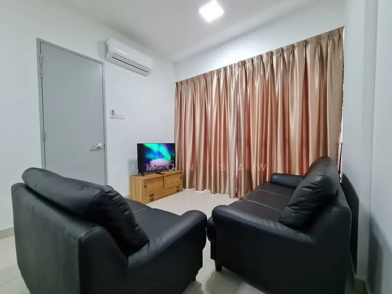 Living features: 2 black leather sofas, wooden TV console, wall-mounted TV, beige tiled flooring, cream painted walls, floor-to-ceiling curtains in light brown, 1 wall-mounted split AC, recessed ceiling lights; style: modern.
