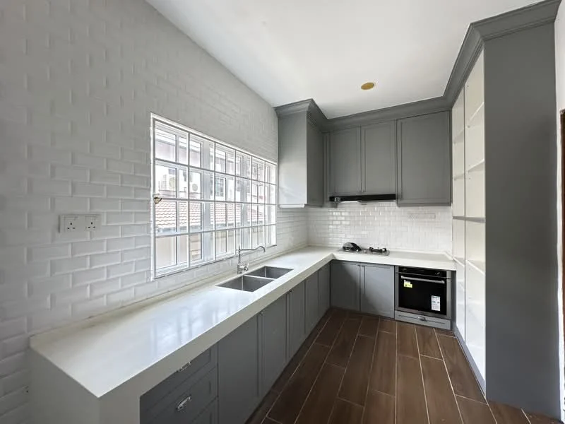 Kitchen features: grey cabinetry, white quartz countertop, double-bowl stainless-steel sink, chrome pull-down faucet, built-in oven, 4-burner gas hob, white subway tile backsplash, floor-to-ceiling window, wood-look tile flooring, recessed downlights, open shelving; style: modern.