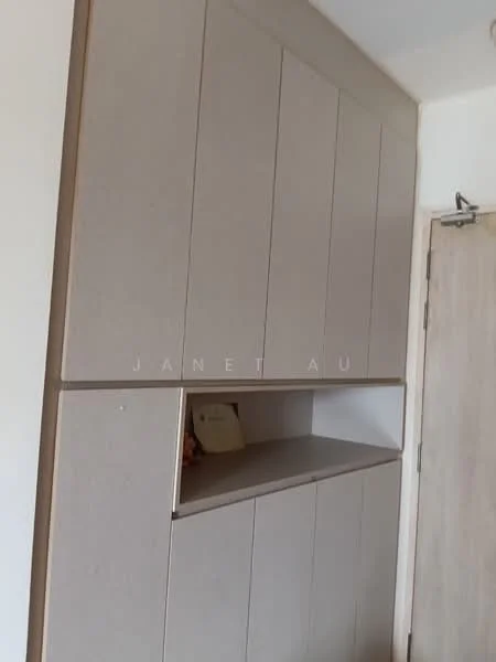 Room features: built-in cabinetry, light beige cabinetry, shelves, flat-panel cabinet doors, minimalist design, neutral colour scheme; style: modern.