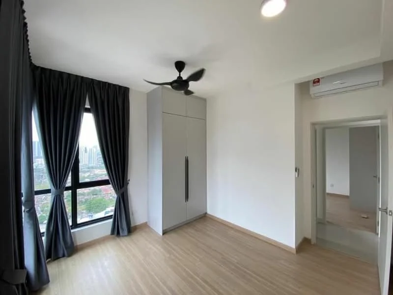 Bedroom features: wooden flooring, white painted walls, 5-blade ceiling fan with light, floor-to-ceiling windows, blackout curtains, built-in wardrobe with sliding doors, air conditioning unit, city view; style: modern; view: city.