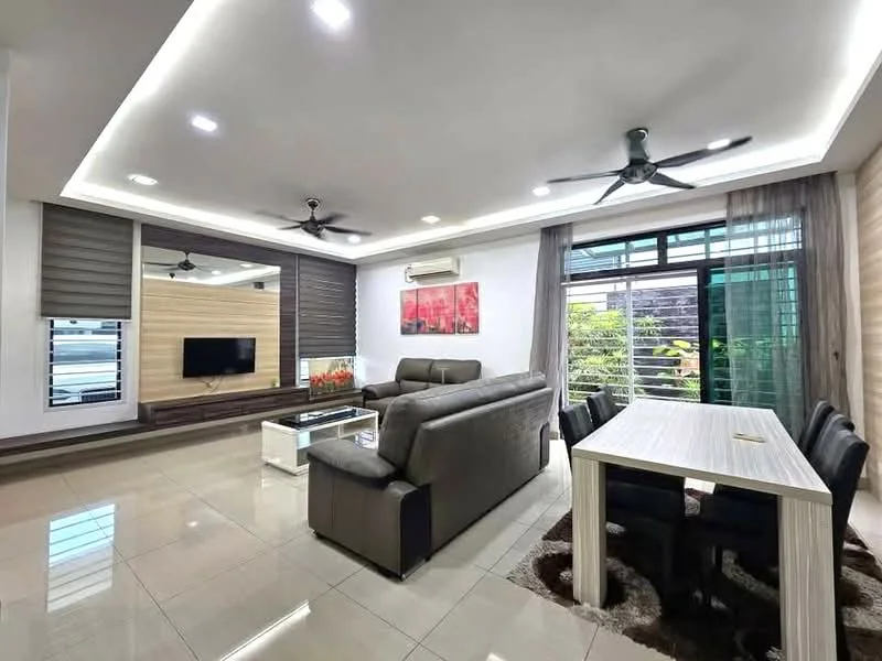 Living features: grey leather sofa, 3-seater sofa, coffee table with glass top, wall-mounted TV, TV console, area rug, 2 ceiling fans, recessed downlights, sliding glass door, sheer curtains, decorative wall panel, dining table with 6 black upholstered chairs, large windows with green view; style: modern; view: garden.
