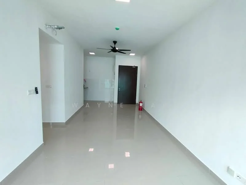 Room features: white painted walls, polished ceramic tile flooring, ceiling with recessed downlights, 5-blade ceiling fan, fire extinguisher, door with dark wood finish, open space layout; style: modern.