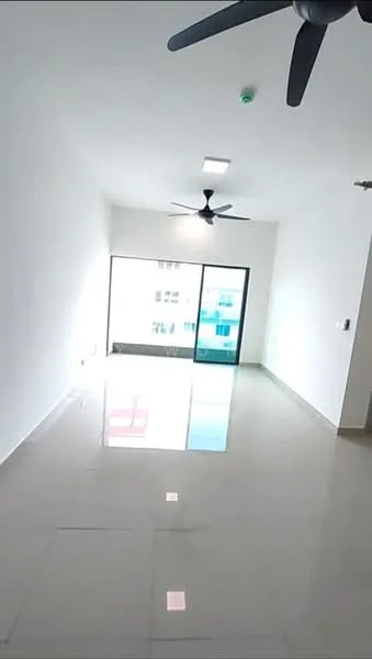 Living features: white painted walls, polished floor tiles, 5-blade ceiling fan, large sliding glass door, natural light from window, recessed ceiling lights; style: modern.