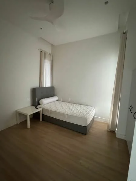 Bedroom features: queen-size bed, upholstered headboard, white bedding, wooden flooring, white painted walls, ceiling fan, floor-to-ceiling window, sheer curtains, side table, built-in wardrobe; style: minimalist.