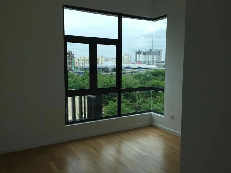 Room features: large floor-to-ceiling windows, wooden flooring, white painted walls, corner window design, city skyline view, natural light, minimalist decor; style: modern; view: city.