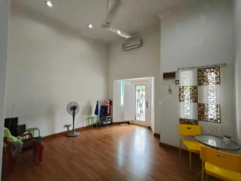 Living features: laminate flooring, white painted walls, exposed ceiling with recessed downlights, 5-blade ceiling fan, wall-mounted air conditioning unit, large window with sheer curtains, TV console, seating area with colorful chairs, round dining table, decorative wall panel, open layout; style: modern.
