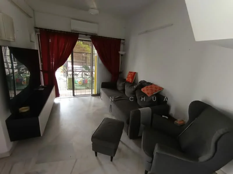 Living features: grey fabric sofa, 2-seater sofa, 1 armchair, coffee table, wall-mounted TV, white painted walls, marble flooring, ceiling fan, red curtains, sliding glass door, decorative cushions; style: modern; view: garden.