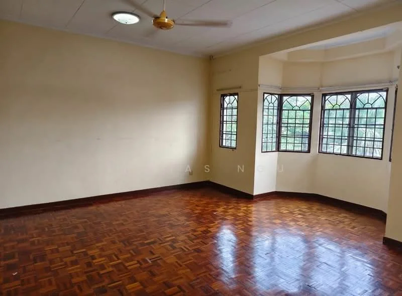 Room features: parquet wood flooring, cream painted walls, tray ceiling, 5-blade ceiling fan, floor-to-ceiling windows with grid pattern, natural light from multiple windows; view: garden.