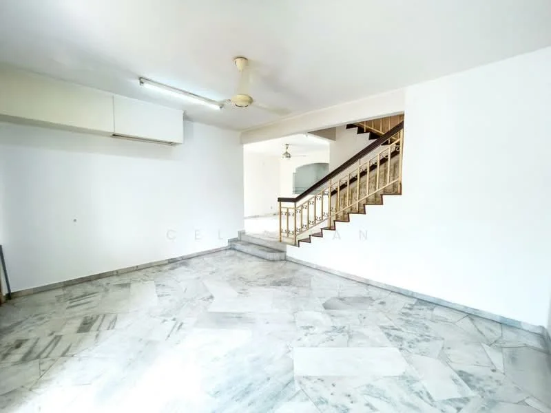 Living features: marble flooring, white painted walls, ceiling fan, staircase with wooden railing, recessed ceiling lights, large open space, natural light from windows, air conditioning unit; style: modern.