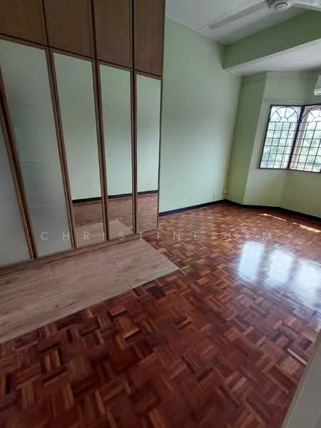 Bedroom features: parquet wood flooring, green painted walls, built-in wardrobe with mirrored doors, large window with grid pattern, ceiling fan, natural light from window.