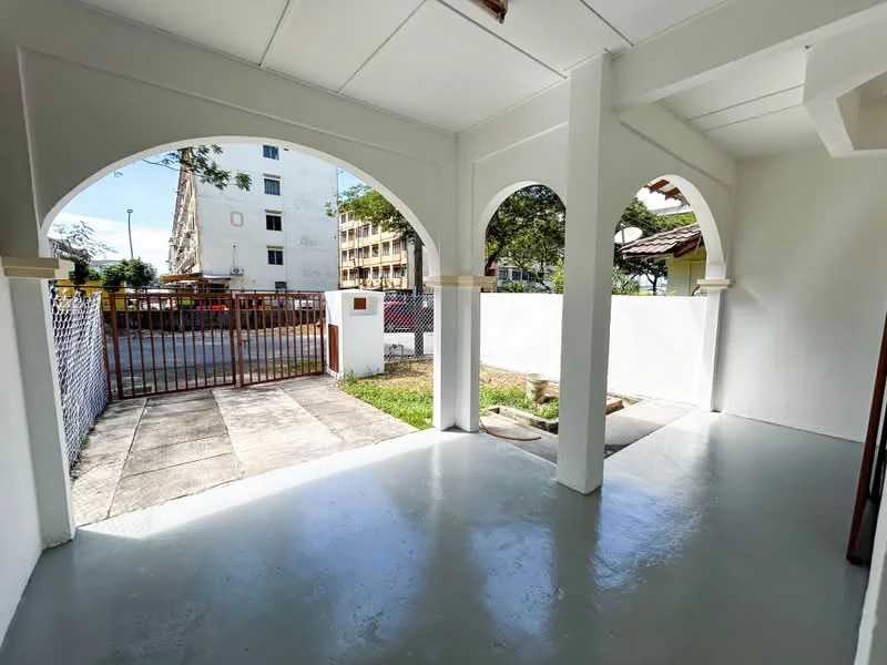 Exterior type: linked terrace house; features: arched entrance, white painted walls, concrete flooring, manicured lawn, fenced perimeter, gate at entrance, surrounded by greenery, outdoor space, visible street view; style: modern.