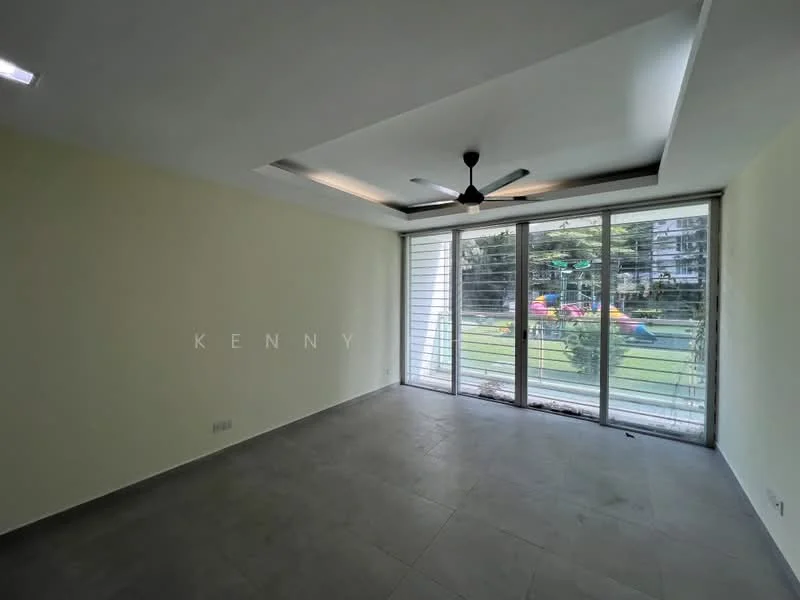 Living features: light grey tiled flooring, white painted walls, tray ceiling with recessed lighting, 5-blade ceiling fan, floor-to-ceiling windows, sliding glass door, window treatments with horizontal slats, view of landscaped garden; style: modern; view: garden.
