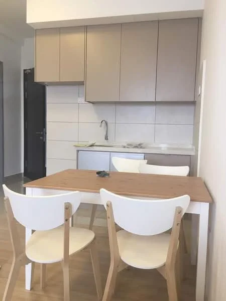 Kitchen features: light brown cabinetry, white countertop, single-bowl stainless-steel sink, chrome pull-down faucet, white tiled backsplash, wooden dining table, 4 white chairs, laminate flooring, wall-mounted cabinets, open shelving, recessed lighting; style: modern.