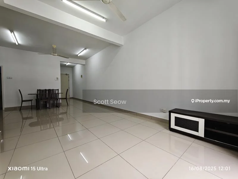 Living features: white painted walls, polished ceramic tile flooring, ceiling fan, recessed downlights, dining table with 4 chairs, TV console, wall-mounted TV, large windows, open layout; style: modern.