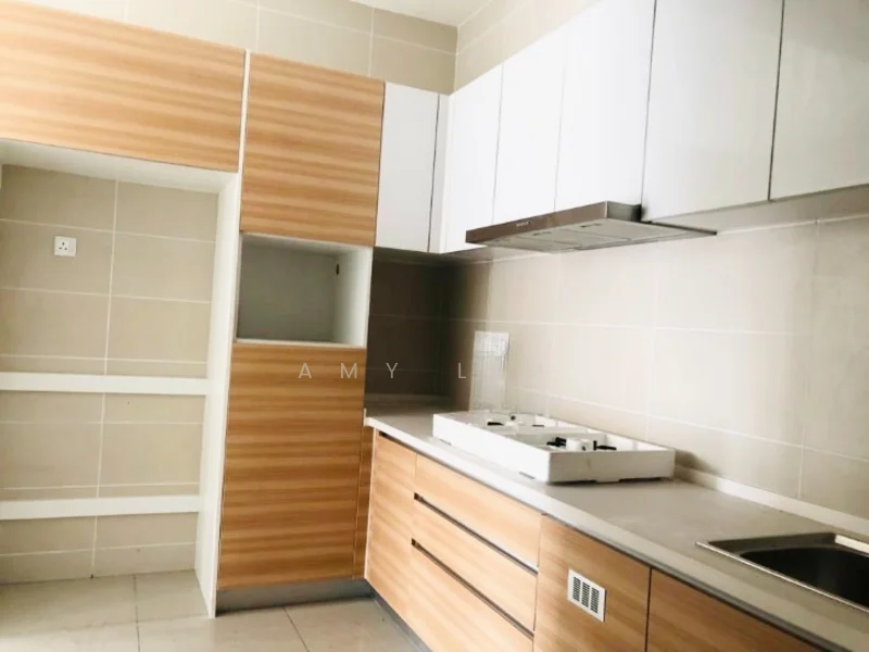 Kitchen features: wood cabinetry with light brown finish, white upper cabinets, grey countertop, built-in gas hob, stainless-steel sink, wall-mounted range hood, tile backsplash, ceramic tile flooring, open shelving, recessed lighting; style: modern.