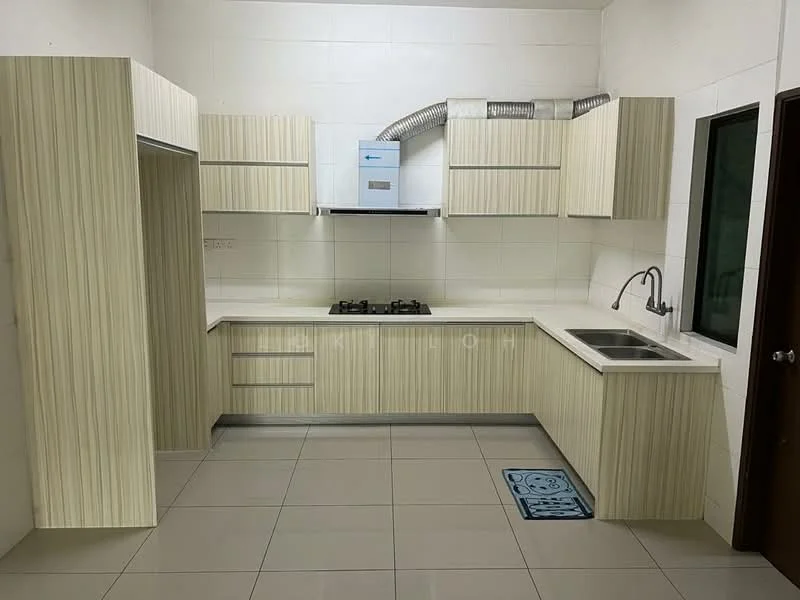 Kitchen features: light wood cabinetry, stainless-steel range hood, 4-burner gas hob, single-bowl stainless-steel sink, chrome pull-down faucet, white tiled walls, grey tiled flooring, built-in oven, kitchen countertop with light wood finish, window with black frame, kitchen mat; style: modern.