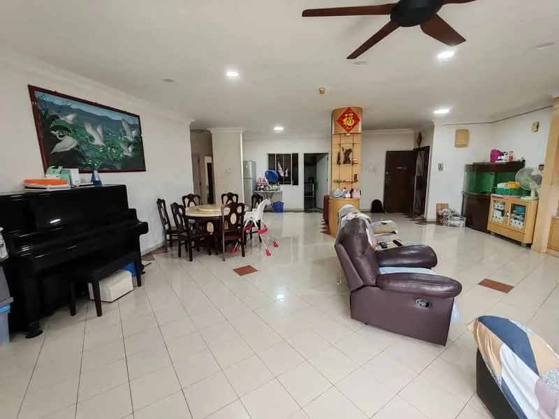 Living features: white painted walls, glossy tile flooring, 5-blade ceiling fan, sofa in brown leather, coffee table, piano in black, area rug, wall-mounted TV, decorative wall art, open layout, dining table with 6 chairs, built-in shelving unit, fish tank, door leading to hallway; style: contemporary.