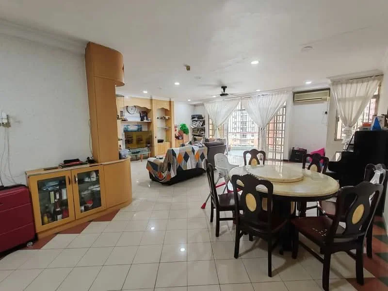 Living features: white painted walls, cream tiled flooring, 5-blade ceiling fan with light, sofa with colorful throw pillows, round dining table with 6 chairs, glass display cabinet, built-in shelving unit, large windows with sheer curtains, air conditioning unit, decorative wall clock, area rug with geometric pattern; style: modern.