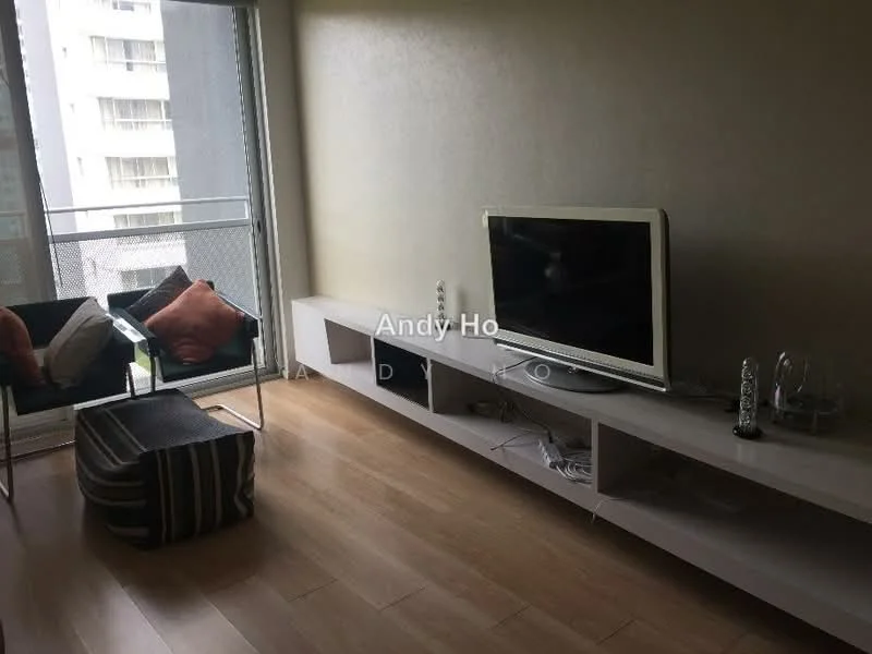 Living features: light wood flooring, white painted walls, floor-to-ceiling windows, sliding glass door, TV console, wall-mounted TV, 2-seater sofa, decorative cushions, striped pouf, glass coffee table; style: modern.
