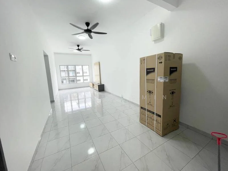 Living features: white painted walls, marble tile flooring, 5-blade ceiling fan with light, large windows, natural light, TV console, cardboard box, air conditioning unit; style: modern.