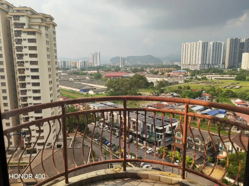Room view: city.