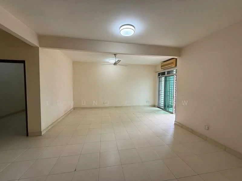 Villa Park, Taman Bukit Serdang, Seri Kembangan — view 1 of 5 in Taman Bukit Serdang — for Sale
