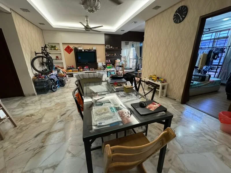Living features: marble flooring, ceiling fan, wall-mounted TV, black dining table, wooden chair, decorative wall clock, bicycle mounted on wall, various toys and items on table, open layout, large windows with sheer curtains, light-colored wallpaper with pattern; style: modern.