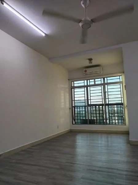 Living features: white painted walls, laminate flooring, 5-blade ceiling fan, wall-mounted split AC, floor-to-ceiling windows, city view; style: modern; view: city.