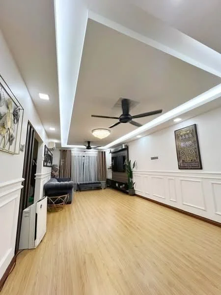 Living features: wooden flooring, white painted walls with wainscoting, tray ceiling with recessed lighting, 2 ceiling fans, chandelier, floor-to-ceiling windows with sheer curtains, black leather sofa, decorative wall art, TV console, area rug; style: modern.