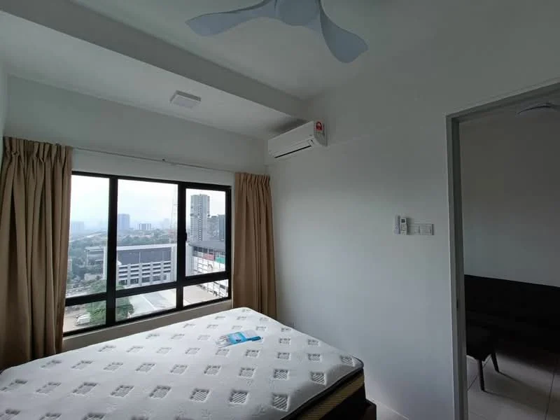 Bedroom features: queen-size bed, floor-to-ceiling windows, curtains, 1 wall-mounted split AC, white painted walls, light-colored ceiling, ceiling fan, carpeted flooring; style: modern; view: city.