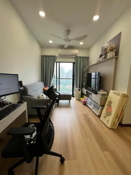 Living features: light wood flooring, white painted walls, 5-blade ceiling fan with light, sofa in light grey fabric, TV console with wall-mounted TV, decorative wall shelf, curtains in light grey, large sliding glass door, area rug, computer desk with chair, decorative items on shelf, air conditioning unit; style: modern; view: city.