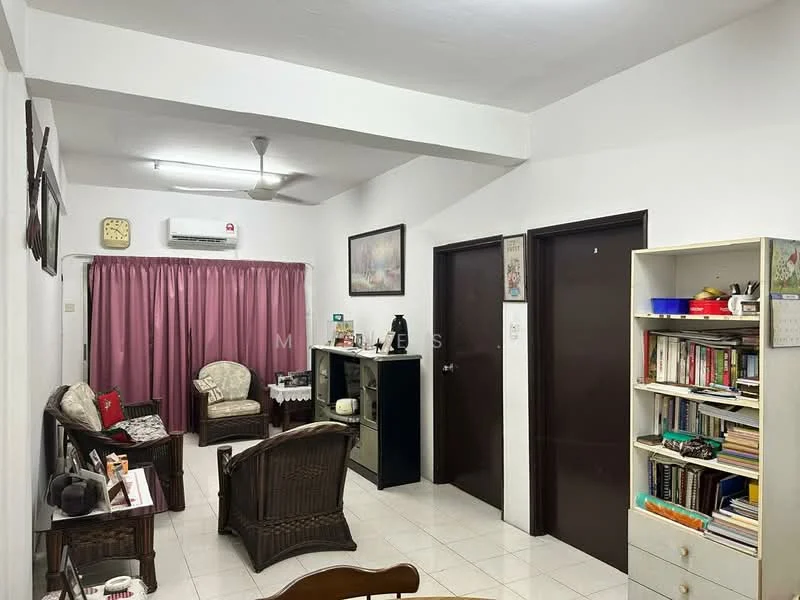 Living features: white painted walls, white ceiling, ceramic tile flooring, 5-blade ceiling fan, wall-mounted split AC, curtains in pink, wooden armchair with cushions, wooden coffee table, bookshelf with books, framed artwork on wall, door leading to hallway, door leading to another room; style: modern.