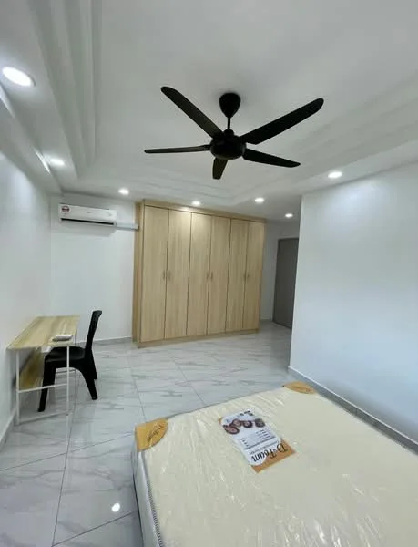 Bedroom features: queen-size bed, wooden headboard, 2 bedside lamps, built-in wardrobe with sliding doors, study desk with chair, marble tile flooring, white painted walls, 5-blade ceiling fan with light, wall-mounted split AC, recessed downlights; style: modern.